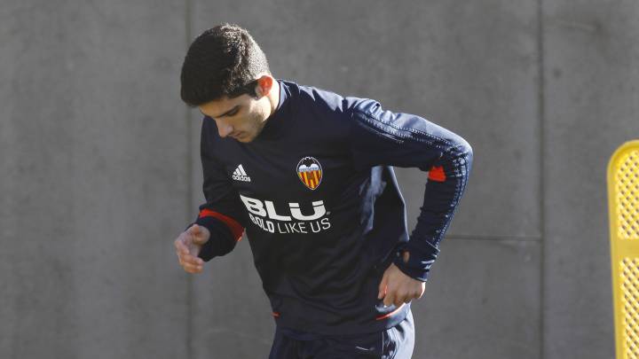 Guedes: Valencia deny reported deal with Paris Saint-Germain