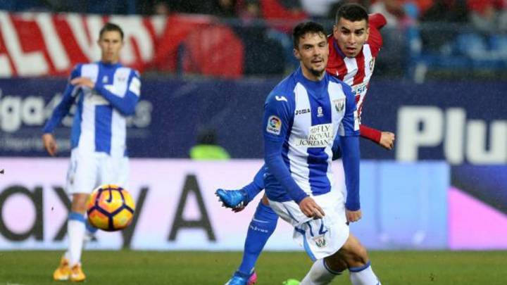 Erik Morán, ante el Atlético.