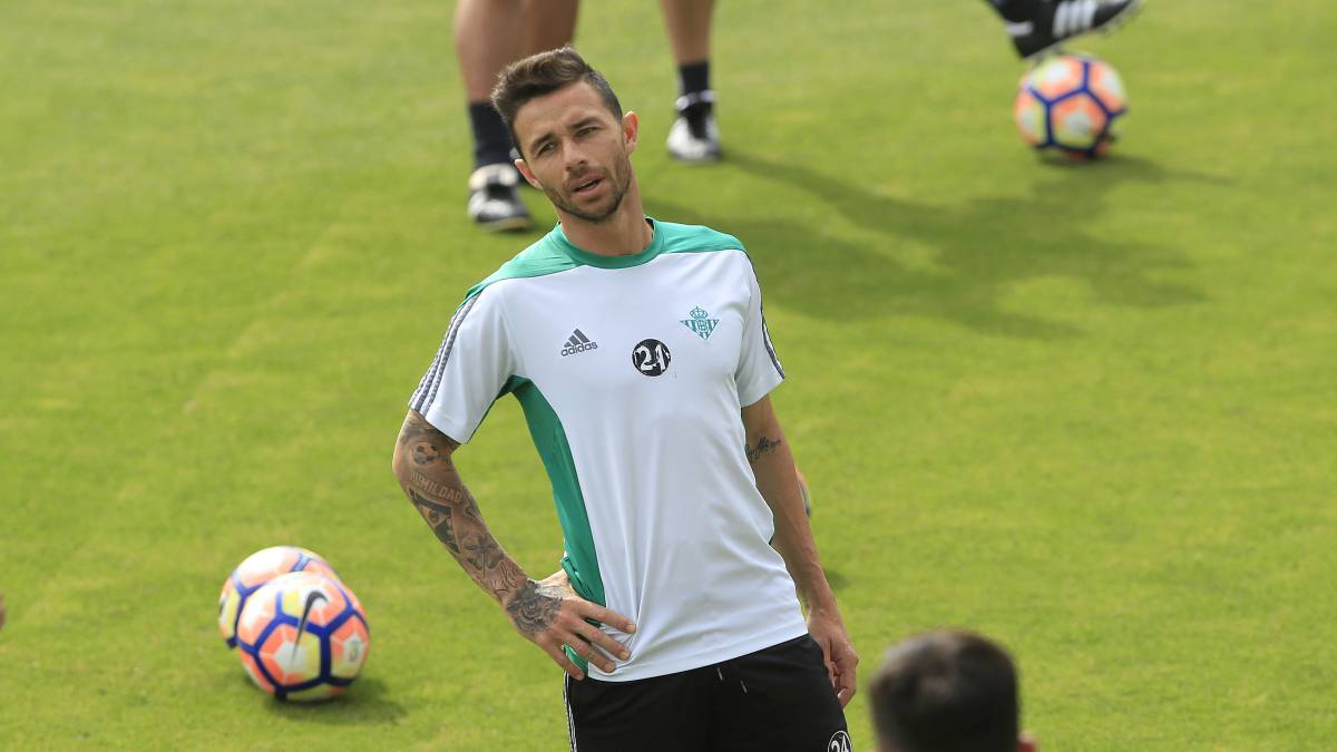 El Betis quiere tener a Rubén Castro para el derbi contra el Sevilla del 6 de enero. El 1 comienza a entrenarse con el grupo. Llega también Felipe Gutiérrez