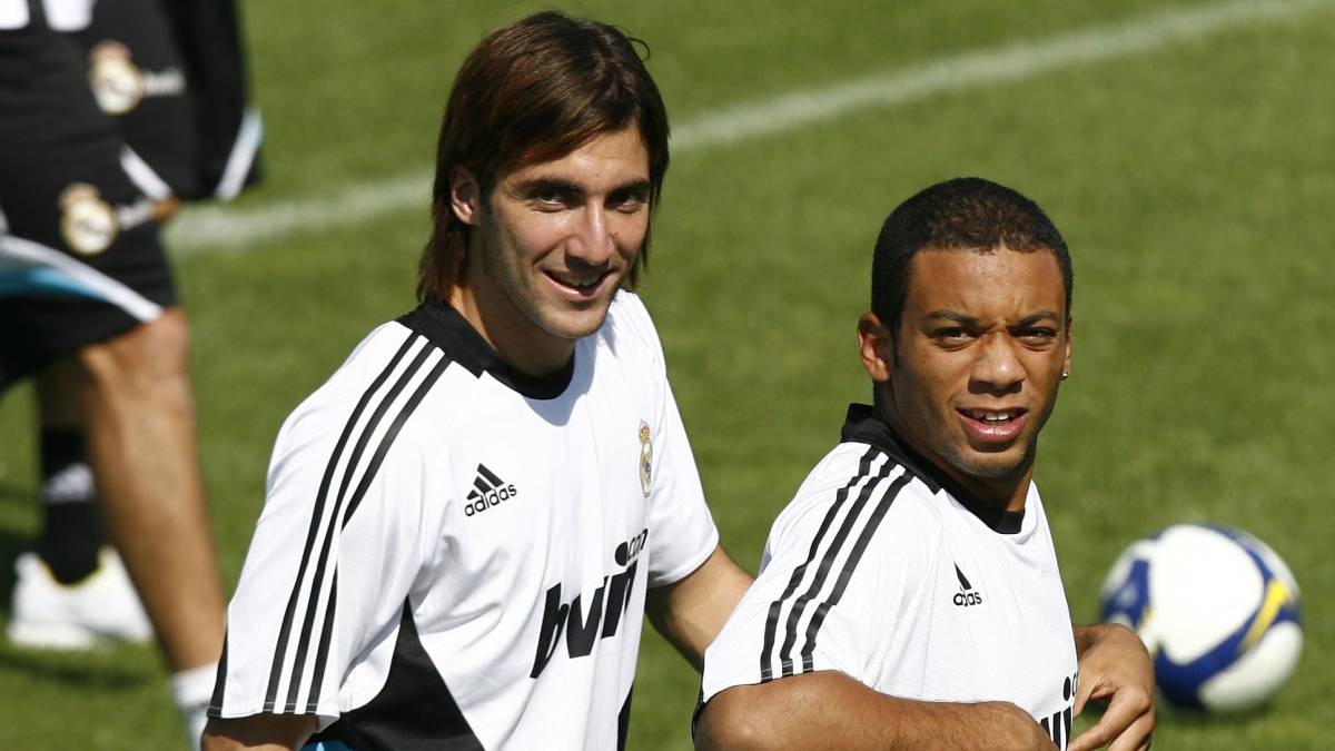Marcelo e Higuaín, juntos en un entrenamiento del Real Madrid.