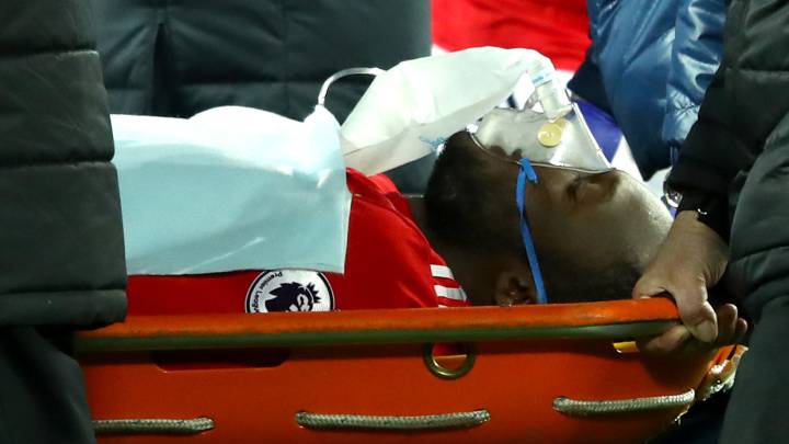 Romelu Lukaku se marchó en camilla y con oxígeno.