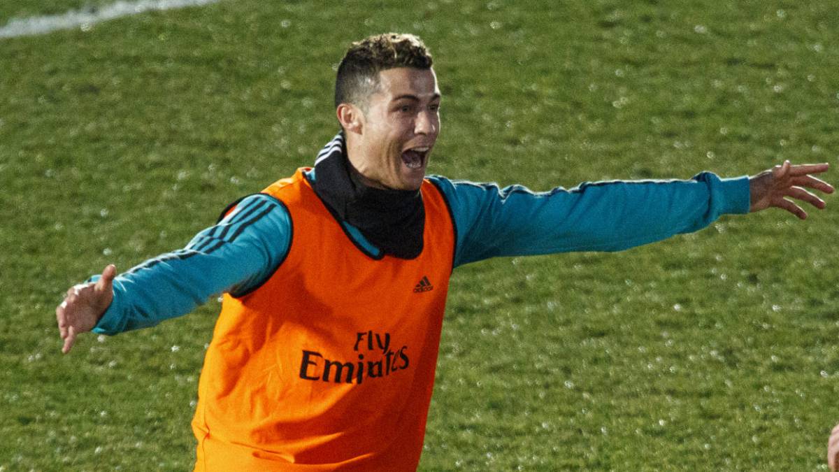 Cristiano Ronaldo es tentado por tres clubes para dejar el Real Madrid Cristiano Ronaldo es tentado por tres clubes para dejar el Real Madrid