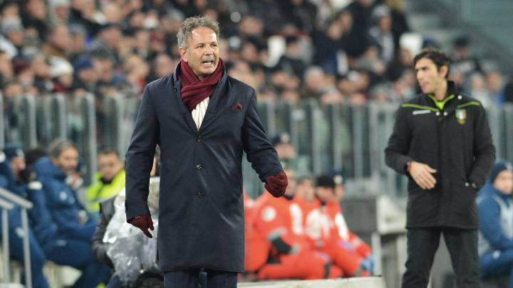 El entrenador de Torino Sinisa Mihajlovic hoy, miércoles 3 de enero de 2018, durante un juego de la Copa Italia entre Juventus FC y Torino FC en el estadio Allianz en Turín (Italia).