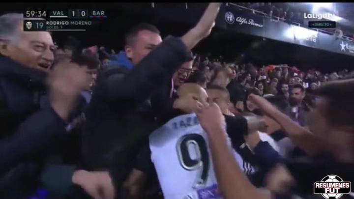 Zaza y Rodrigo celebran el gol.