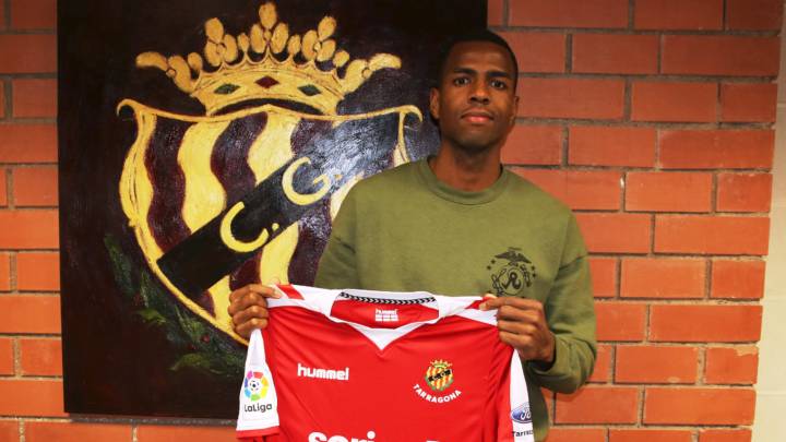 Oficial: Dumitru firma con el Nàstic hasta 2020