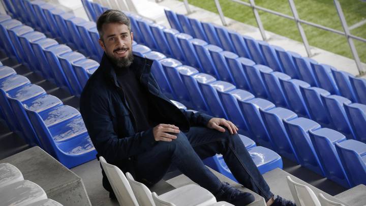 Luisinho posa para AS en Abegondo después de un entrenamiento con el Deportivo