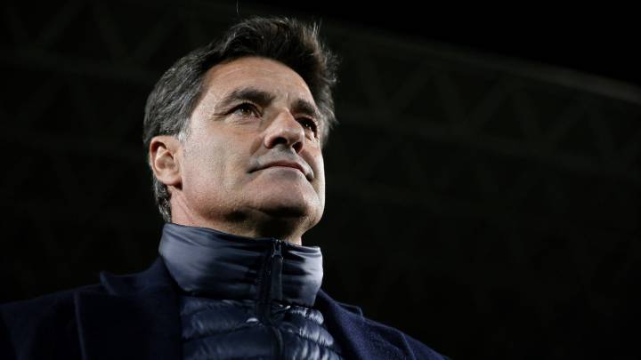 El entrenador del Málaga, José Miguel González "Míchel", en el partido ante el Getafe, de la decimonovena jornada de liga en Primera División que se disputa esta noche en el Coliseo Alfonso Pérez.