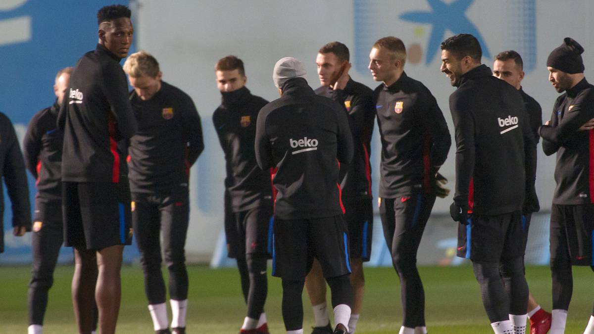 Sonrisas tras el 0-1 del Madrid en la sesión del Barcelona