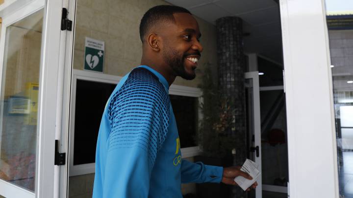 Bakambu sorprende: "Aún soy jugador del Villarreal...".