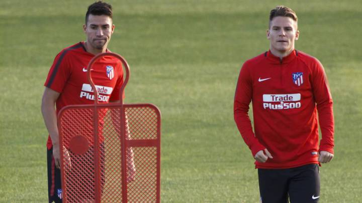 Gaitán y Gameiro, durante un entrenamiento del Atlético de Madrid.