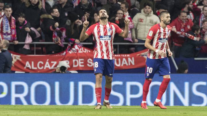 Diego Costa celebra su gol en el Atlético-Sevilla.