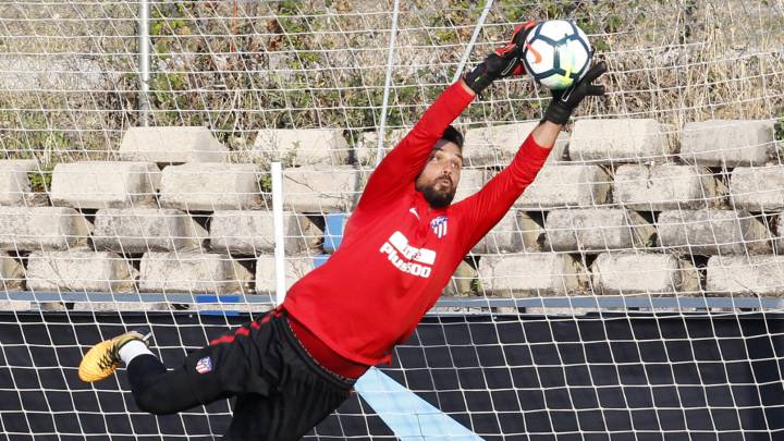 Moyá entrena con el Atlético.