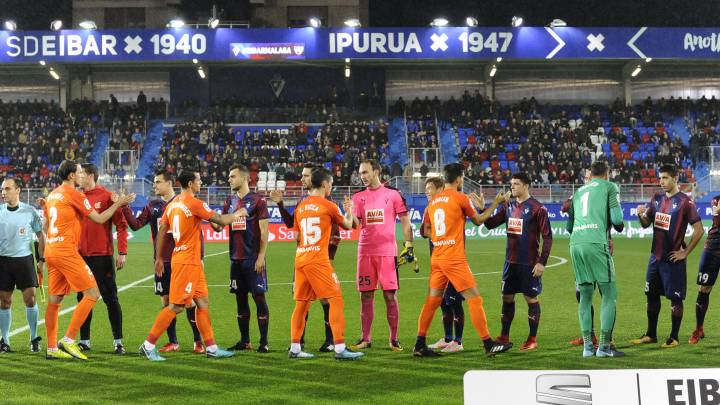 1x1 del Málaga: En Nesyri y Roberto sostienen al Málaga