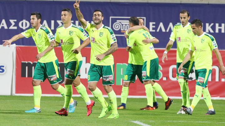 Jugadores españoles en el AEK Larnaca: Larena, Truyols o Joan Tomás.