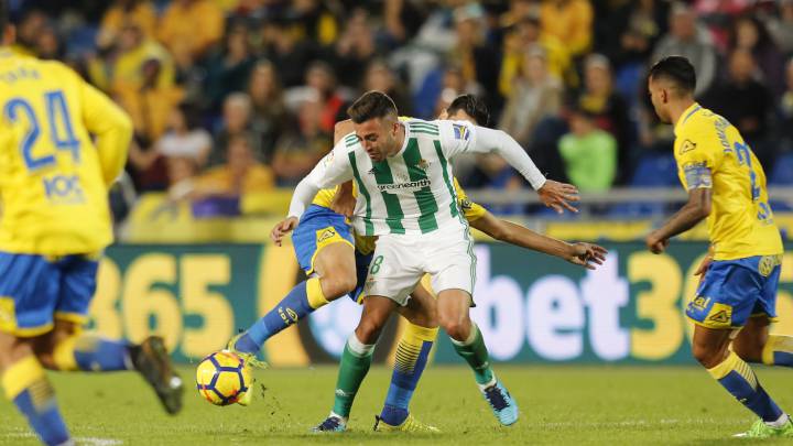 El Betis trata la venta de Víctor Camarasa con el Brighton inglés a cambio de unos 10 millones de euros, de los que buena parte serían para el Levante.