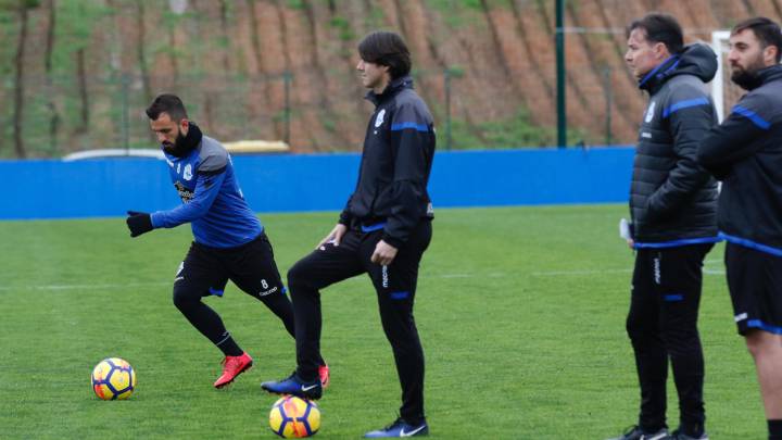 Çolak en un entrenamiento con el Deportivo