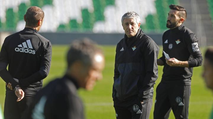 El entrenador del Betis Quique Setién afirmó que los jugadores que tiene ahora "no son mejores ni peores que en Las Palmas". Alabó a la afición verdiblanca.