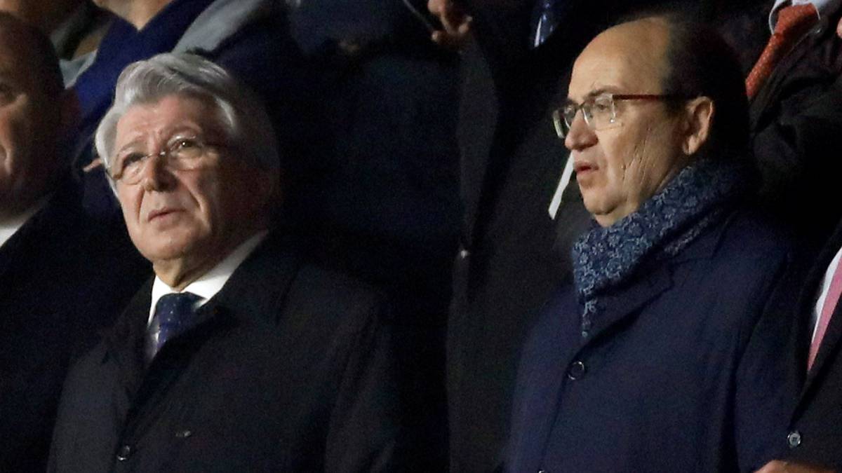 Enrique Cerezo, en el palco del Pizjuán durante el Sevilla-Atlético de Copa