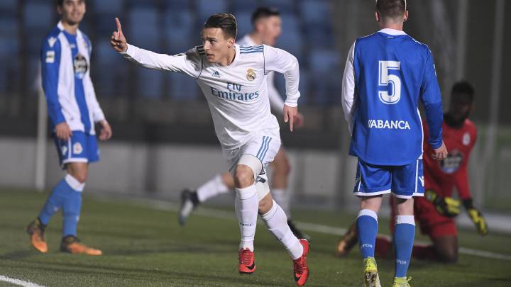 Quezada celebra su gol al Fabril.