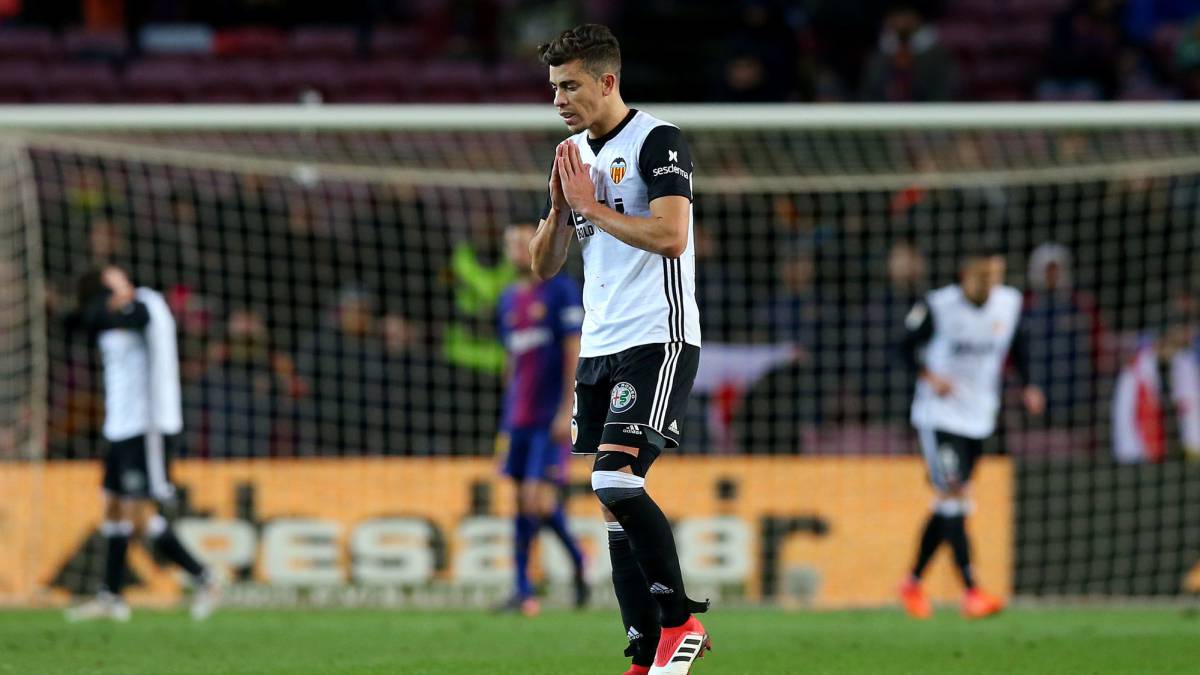 "Luis Suárez me llamó 'cagón' todo el partido y yo le decía que es el mejor nueve del mundo"