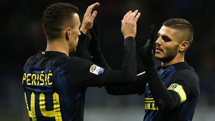 Mauro Emanuel Icardi celebra un gol con Perisic en 2016