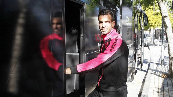 Claudio tira de David Torres y los 'capis' para reaccionar.