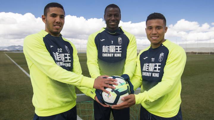 Los jugadores del Granada CF, Sergio Peña, Adrian Ramos y Darwin Machis.