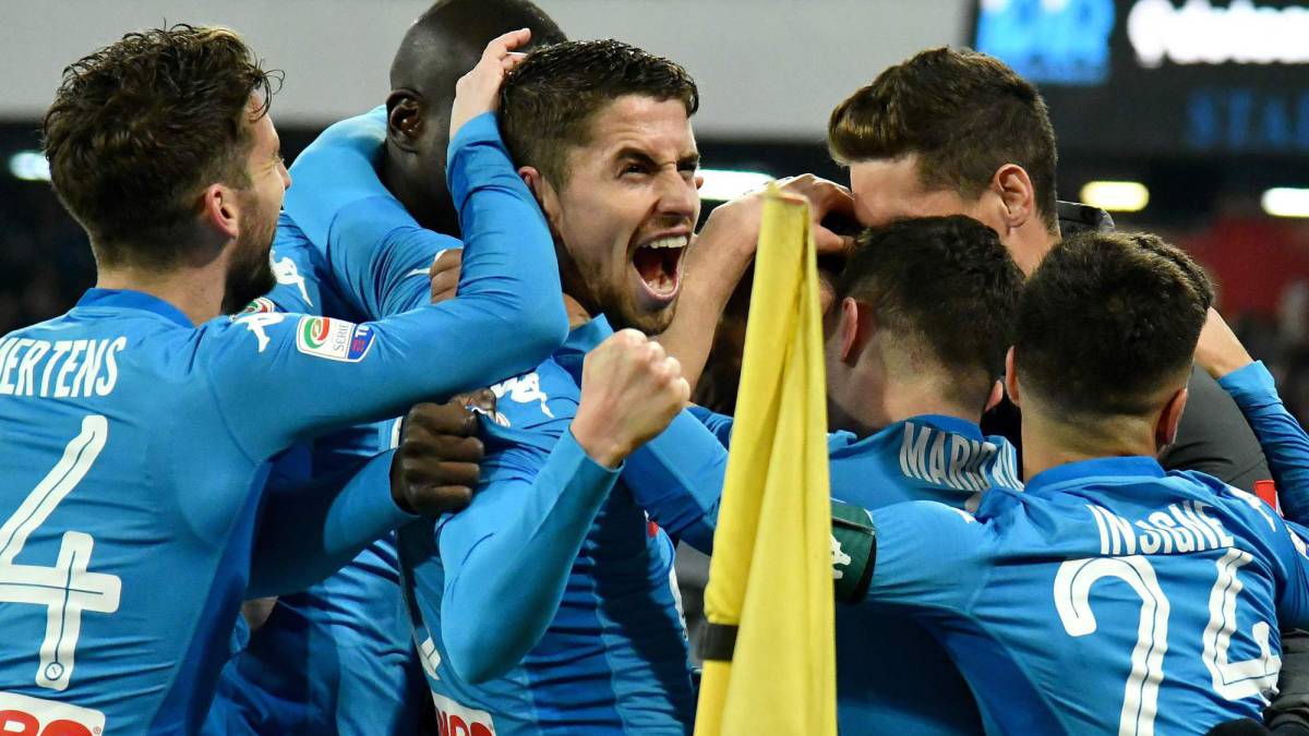Con otro gol de Higuaín, Juventus le arrebató la cima a Napoli