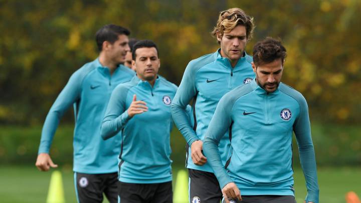 Entrenamiento del Chelse con Cesc, Marcos Alonso, Pedro y Morata.