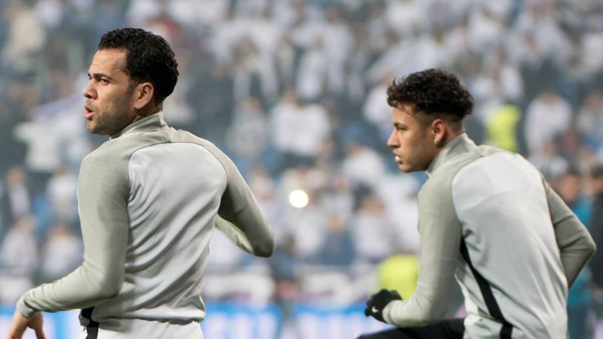 Dani Alves el más silbado por la afición del Real Madrid