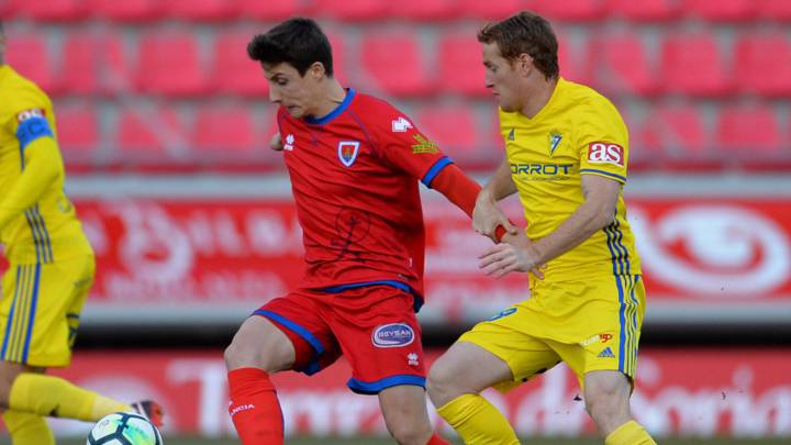 Sigue el partido entre Numancia y Cádiz en directo, vigesimoséptima jornada de LaLiga 1|2|3 que se juega a las 18:00 horas en Los Pajaritos