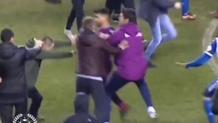 Agüero se enfrentó con un hincha del Wigan y le golpeó