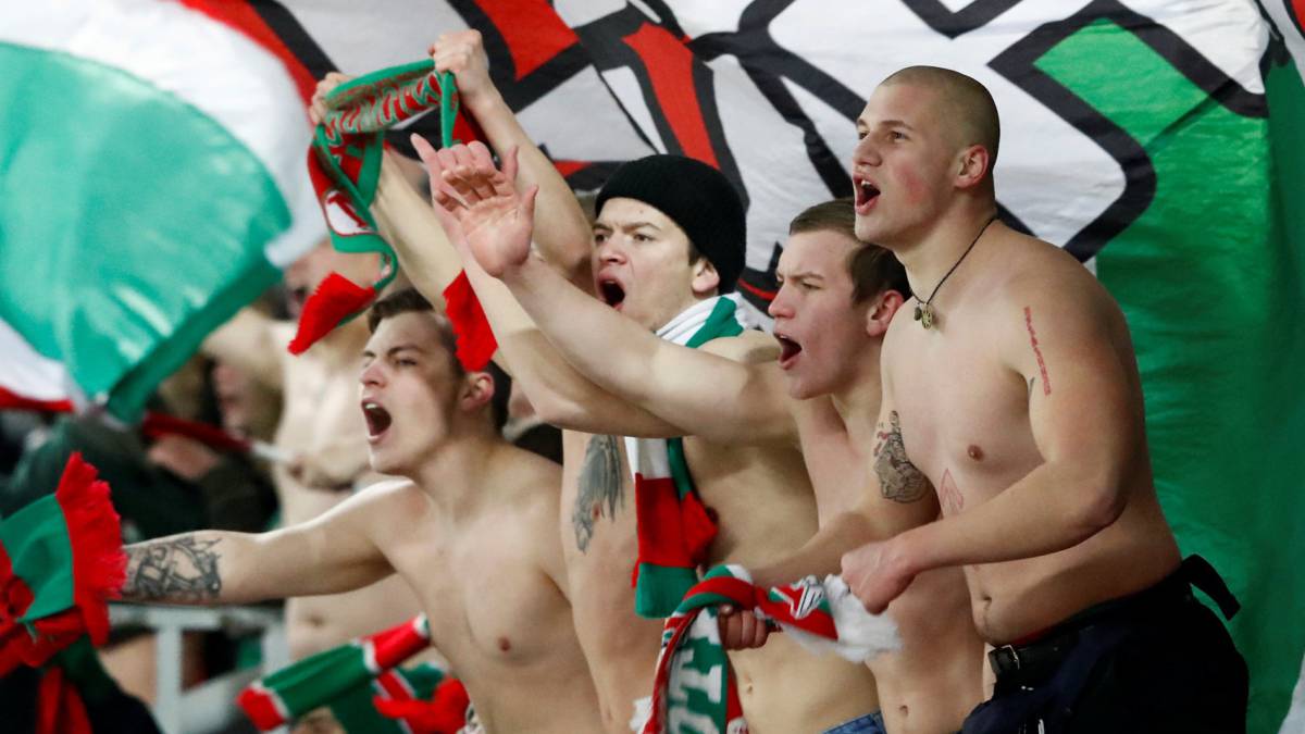 Hinchas del Lokomotiv, próximo rival del Atlético.