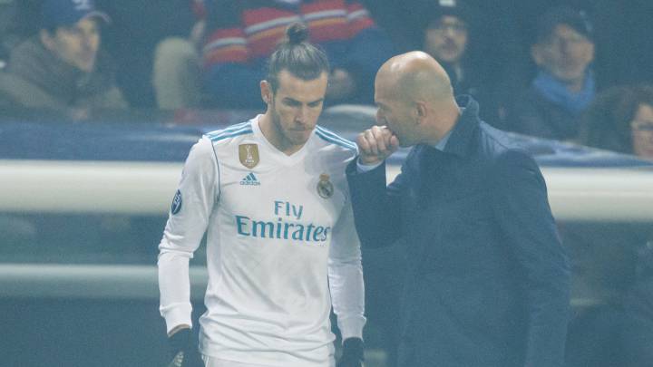 Gareth Bale no está para fiestas. Fue el único que saludó a los aficionados madridistas que estaban en el Parque de los Príncipes.
