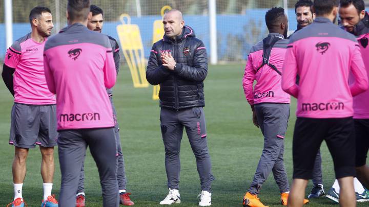 Primeras pinceladas del nuevo Levante de Paco López