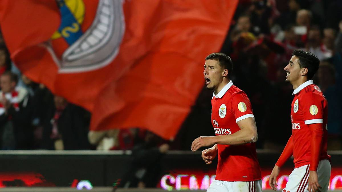 El Benfica se acerca al Oporto tras ganar al Desportivo Aves