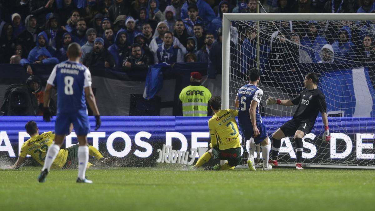 El Porto, con Tecatito de titular, deja de estar invicto en liga