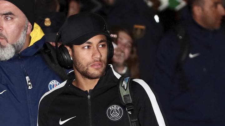 Neymar: PSG president to fly to Brazil for crunch talks with star