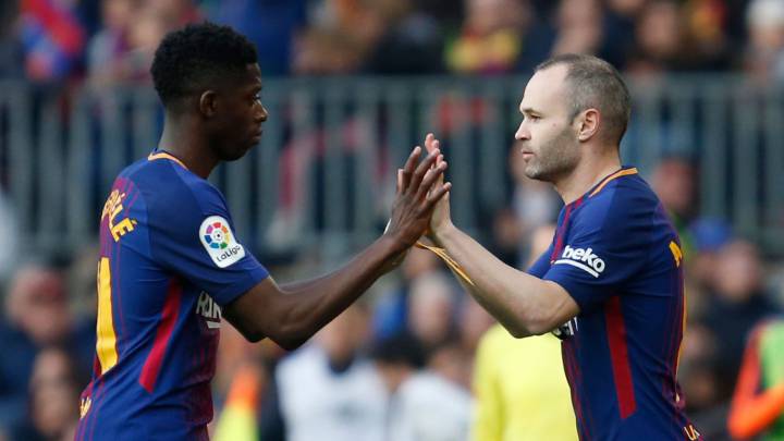 Iniesta entra por Dembélé.