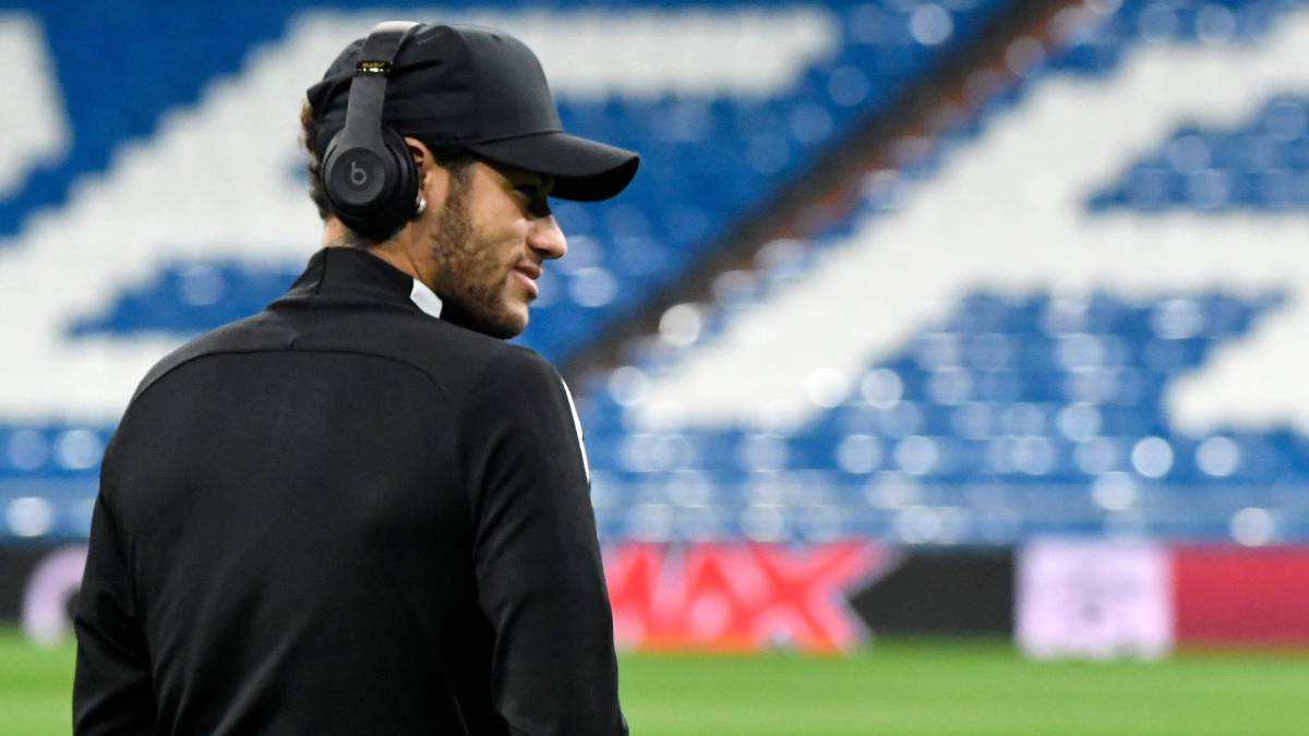 Neymar analiza con su asesor sus opciones de ir al Madrid
