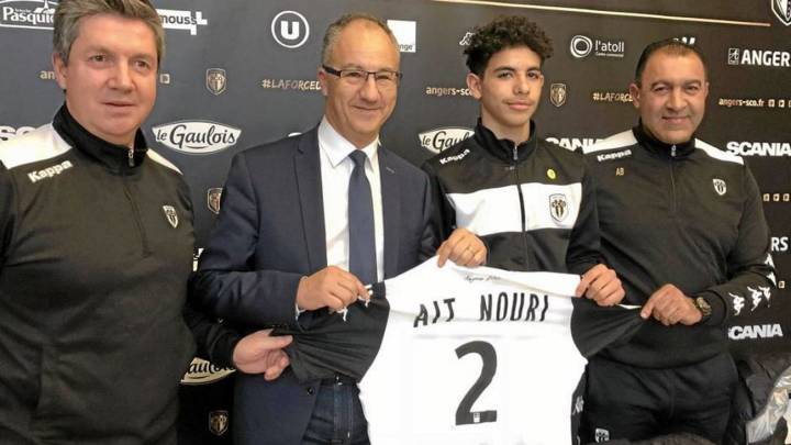 Ait Nouri con la camiseta del Angers.