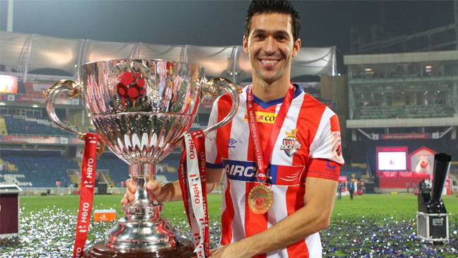 Luis García celebra la Supercopa India.