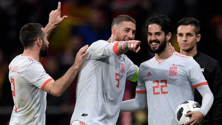 Dani Carvajal, Sergio Ramos e Isco en el España-Argentina.