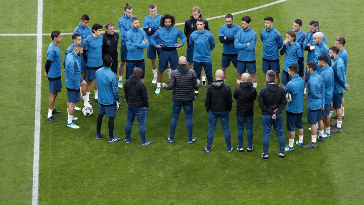 Los jugadores del Real Madrid, en la charla de Zidane en el Juventus Stadium.