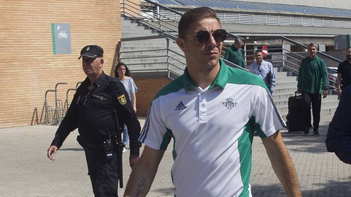 Joaquín, tras dos jornadas de baja, regresa a la titularidad en el Betis.
