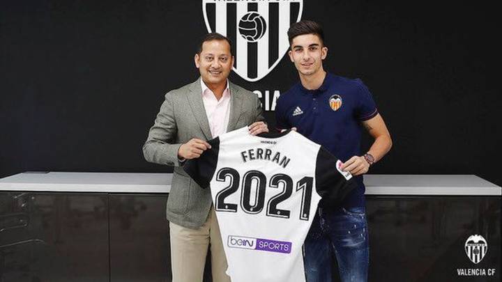 Ferrán Torres: Valencia tie down starlet with anti-Madrid clause