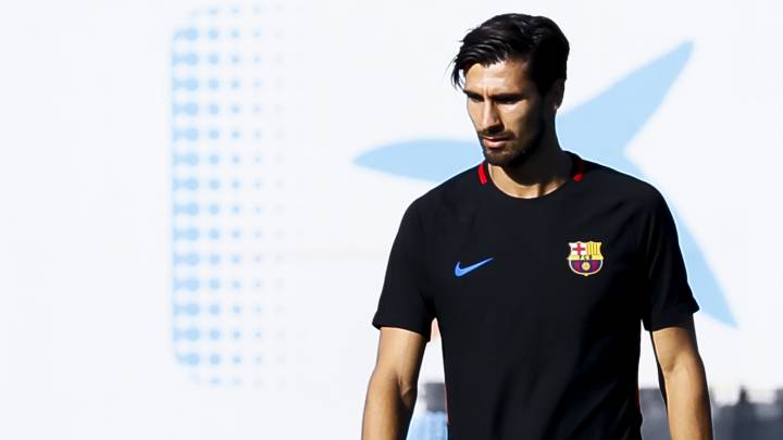 El centrocampista del Barcelona, André Gomes, durante un entrenamiento.