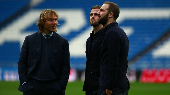 Nedved, Pjanic e Higuaín sobre el césped del Bernabéu.