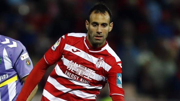 Víctor Díaz con el Granada.