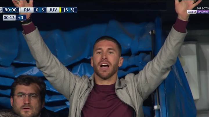 Sergio Ramos, en la entrada del túnel de vestuarios.